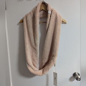 Calvin Klein Soft Textured Scarf in Light Pink